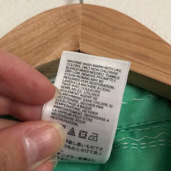North Face Green Short Sleeve Button Up Shirt - Picture 12 of 13